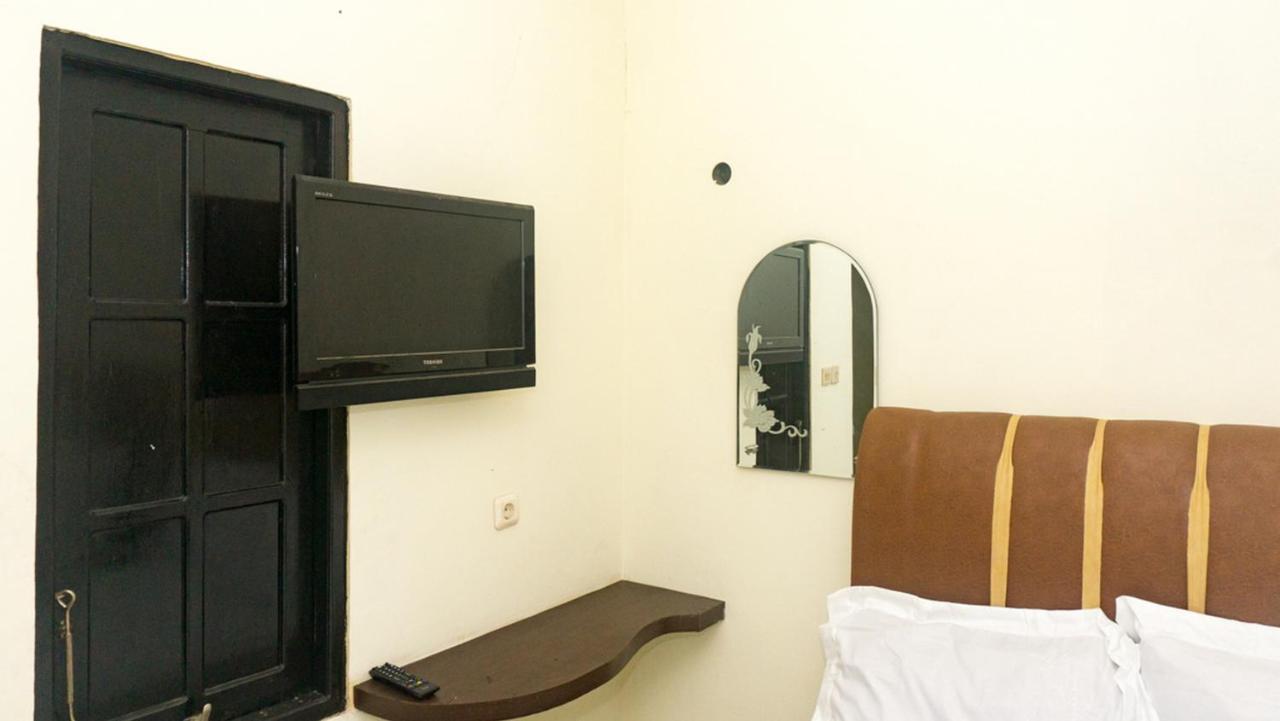 Reddoorz Near Sentani Airport Jayapura Hotel Exterior photo
