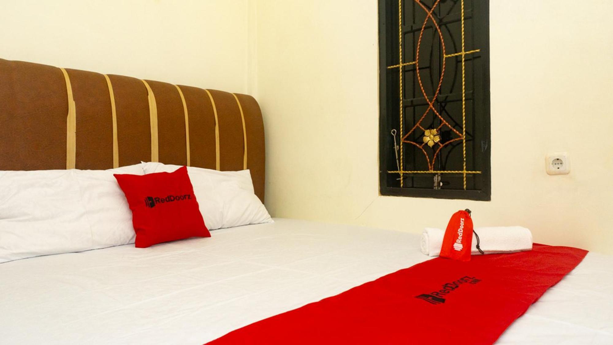 Reddoorz Near Sentani Airport Jayapura Hotel Exterior photo